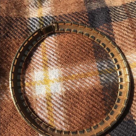 Stunning embossed Gold Plated Choker - Picture 3 of 7